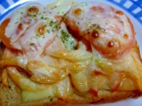 ☆玉ねぎとトマトのチーズトースト☆